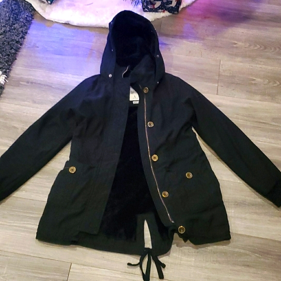 I am selling because it doesnt fit me anymore - Picture 1 of 2